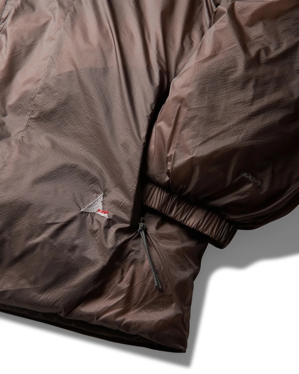 ROA SMOOTH 800 Fill Power Down Jacket Light Brown 袖口詳細 ロゴ
