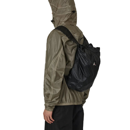 ROA VAPHI 15L Ripstop Packable Backpack Black 着用イメージ サイドシルエット フィット感