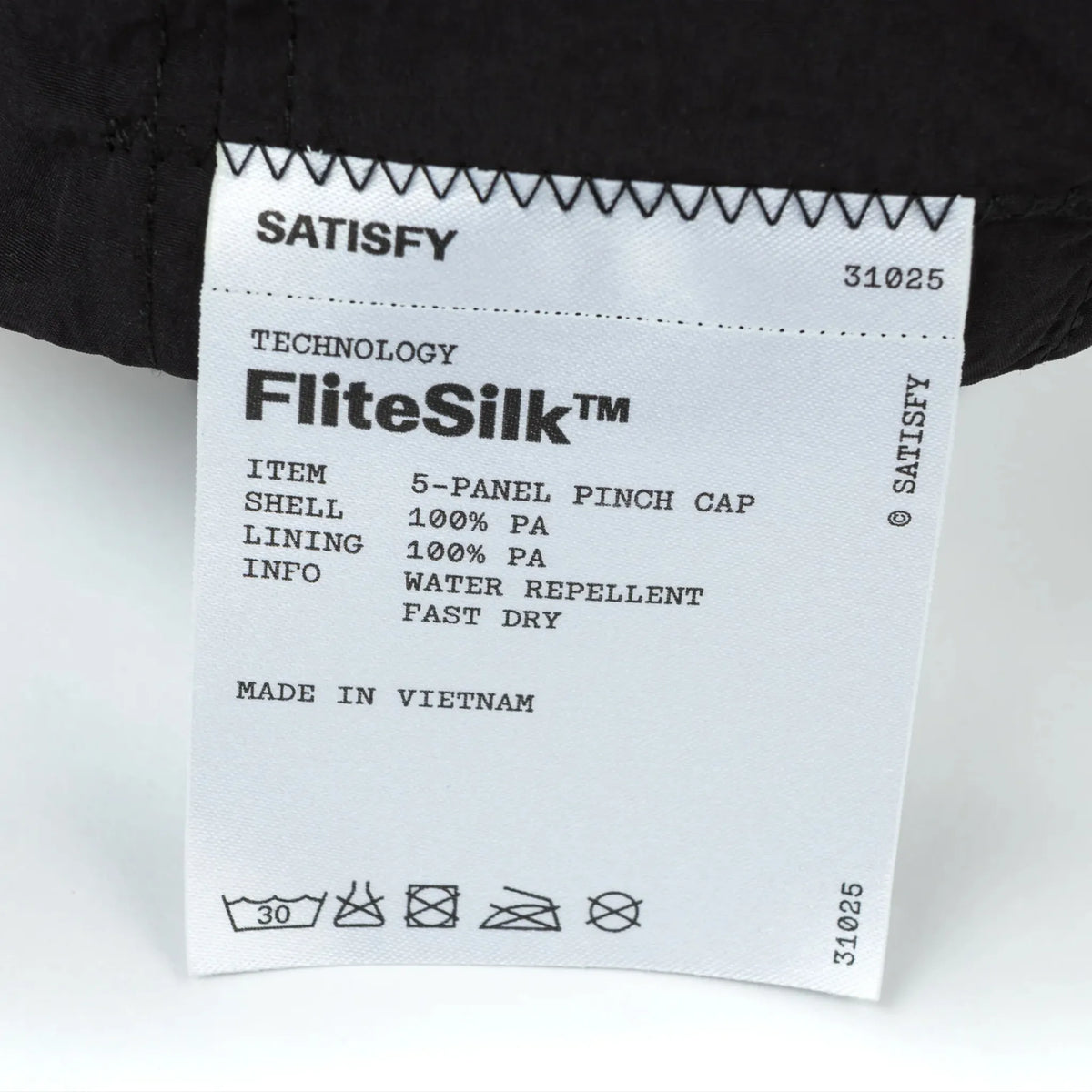 SATISFY FliteSilk™ 5 Panel Pinch Cap Black BLACKEAGLE ケアラベル