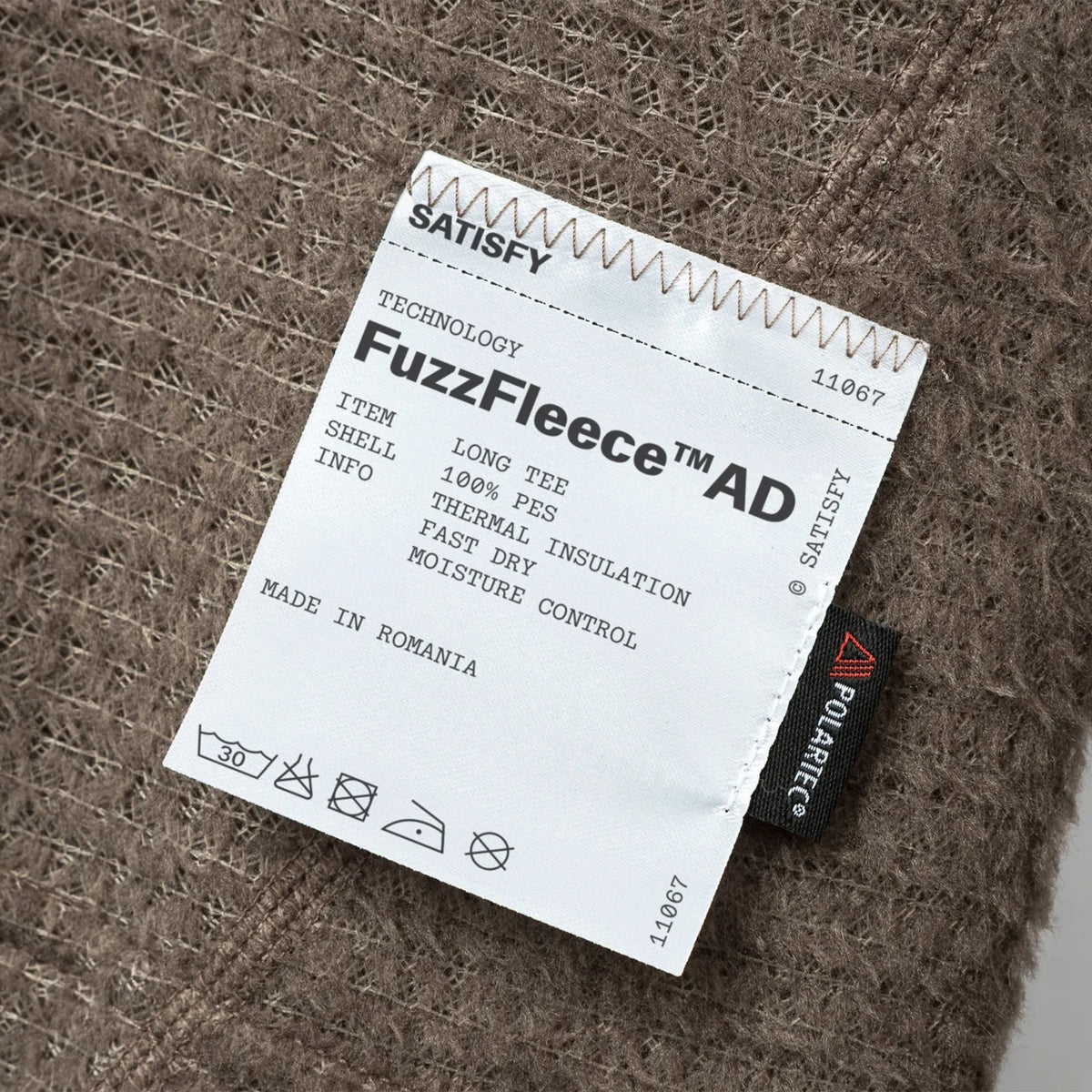 SATISFY FuzzFleece™ AD Long Tee Falcon ケアラベル