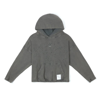 SATISFY MothTech™ Hoodie Faded Blackの正面。ウォッシュ加工を施したコットン素材とMothTech™の通気孔が特徴のフーディ。