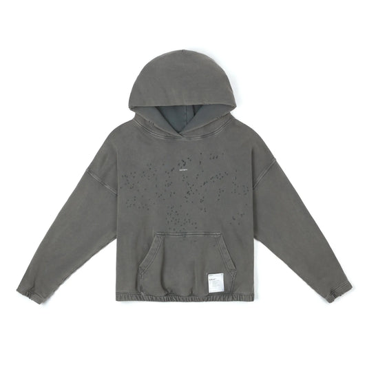 SATISFY MothTech™ Hoodie Faded Blackの正面。ウォッシュ加工を施したコットン素材とMothTech™の通気孔が特徴のフーディ。