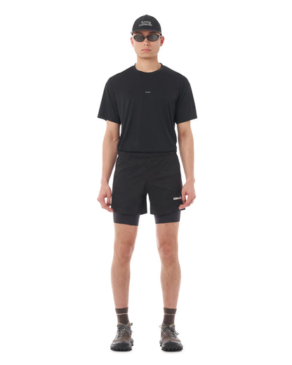 SATISFY TechSilk™ 8" Shorts Black 着用イメージ 正面