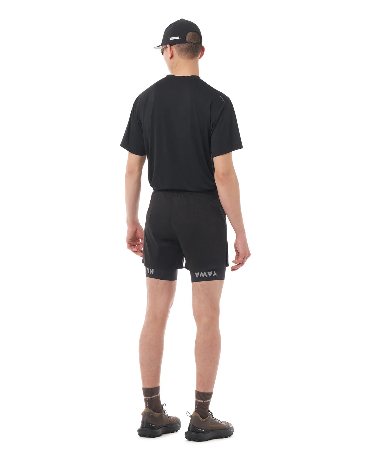 SATISFY TechSilk™ 8" Shorts Black 着用イメージ 背面