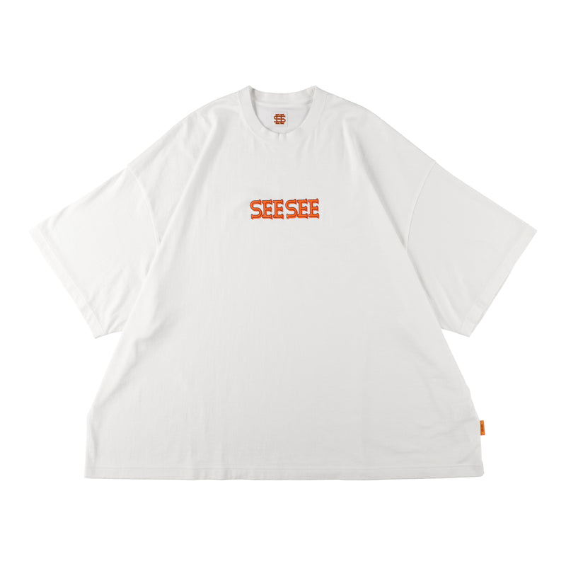 11-1】SEE SEE SUPER BIG FLAT TEE OFFICIAL FONT LOGO【WHITE