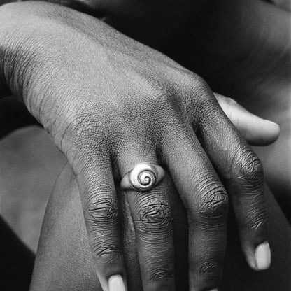SOPHIE BUHAI Small Nautilus Ring Sterling Silver【SS22-R02-SS】