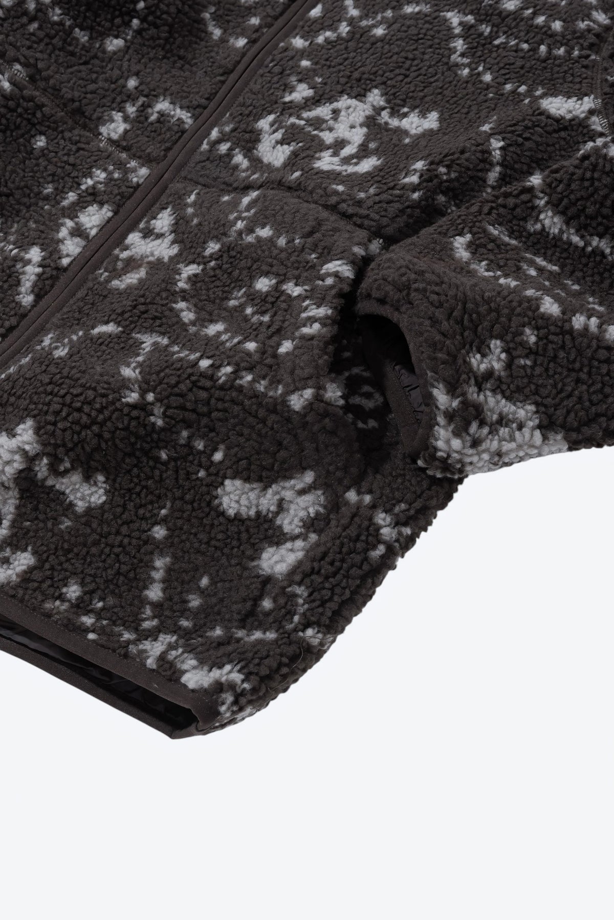 Hiking Patrol Print Fleece Jacket Smoky Brown ポケット詳細