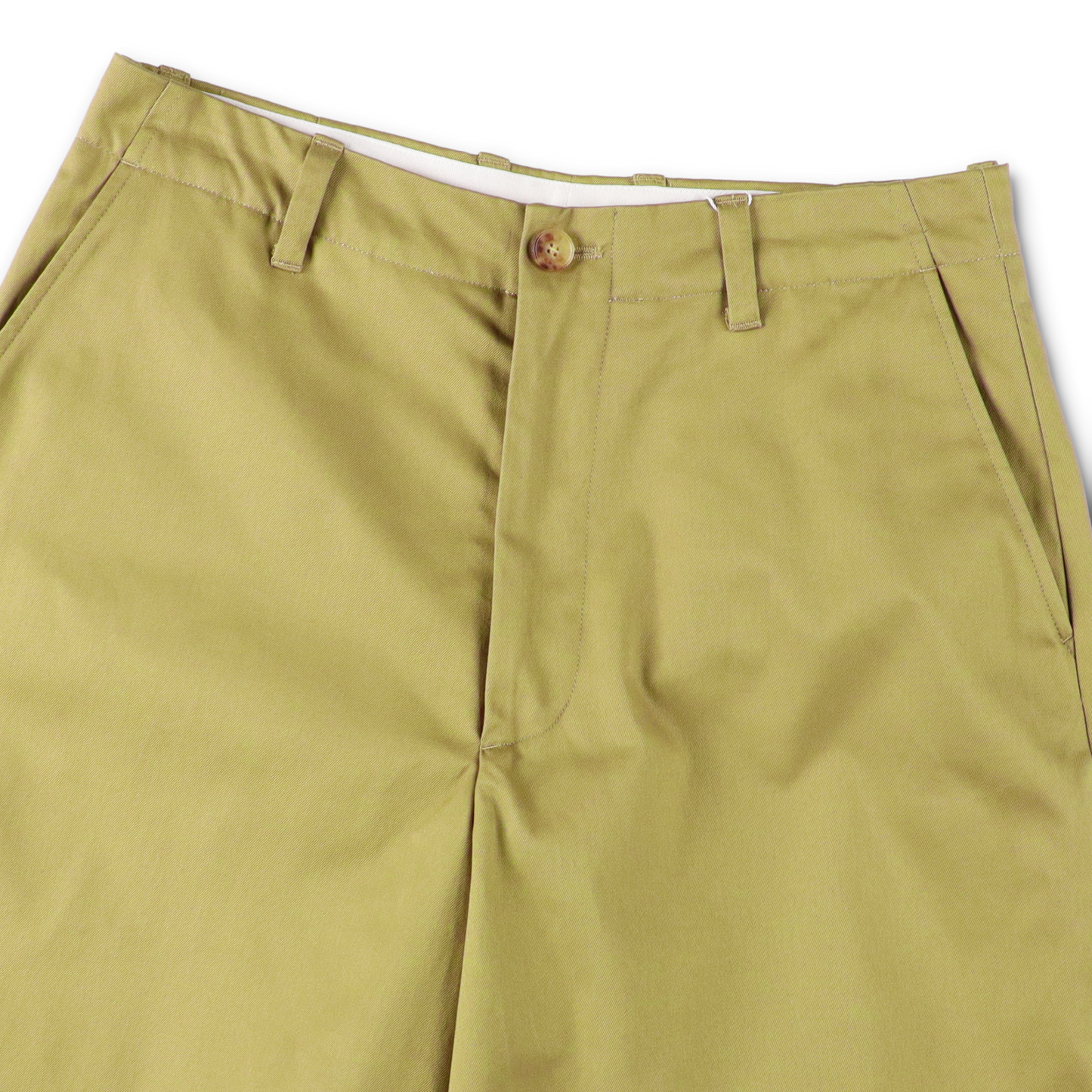 UNIVERSAL PRODUCTS. NO TUCK CHINO SHORTS CAMEL【251-60511A】(N)