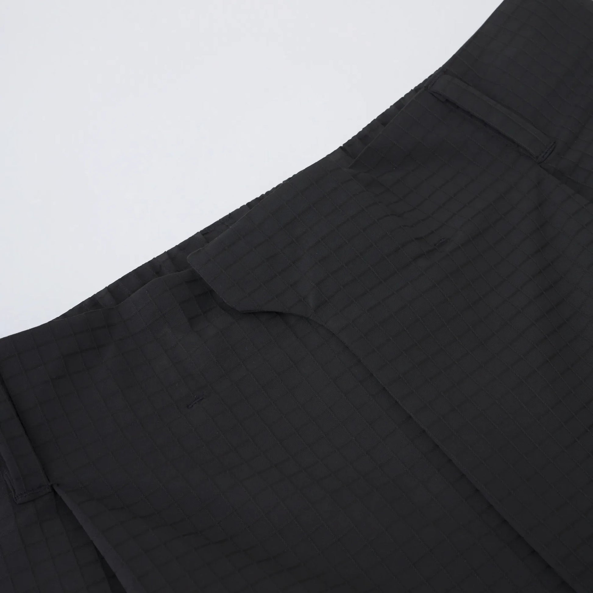 Hiking Patrol WAYPOINT RIPSTOP PLEATED TROUSER CHARCOAL BLACK ウエスト開口部ディテール 隠しボタン仕様