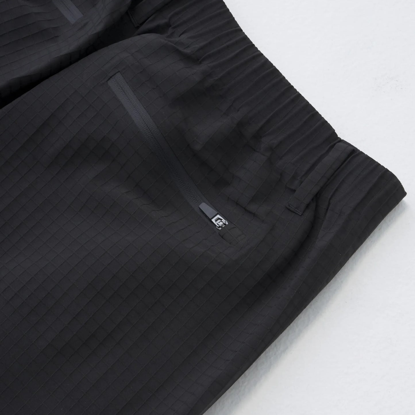 Hiking Patrol WAYPOINT RIPSTOP PLEATED TROUSER CHARCOAL BLACK バックポケットディテール 止水ジップ仕様