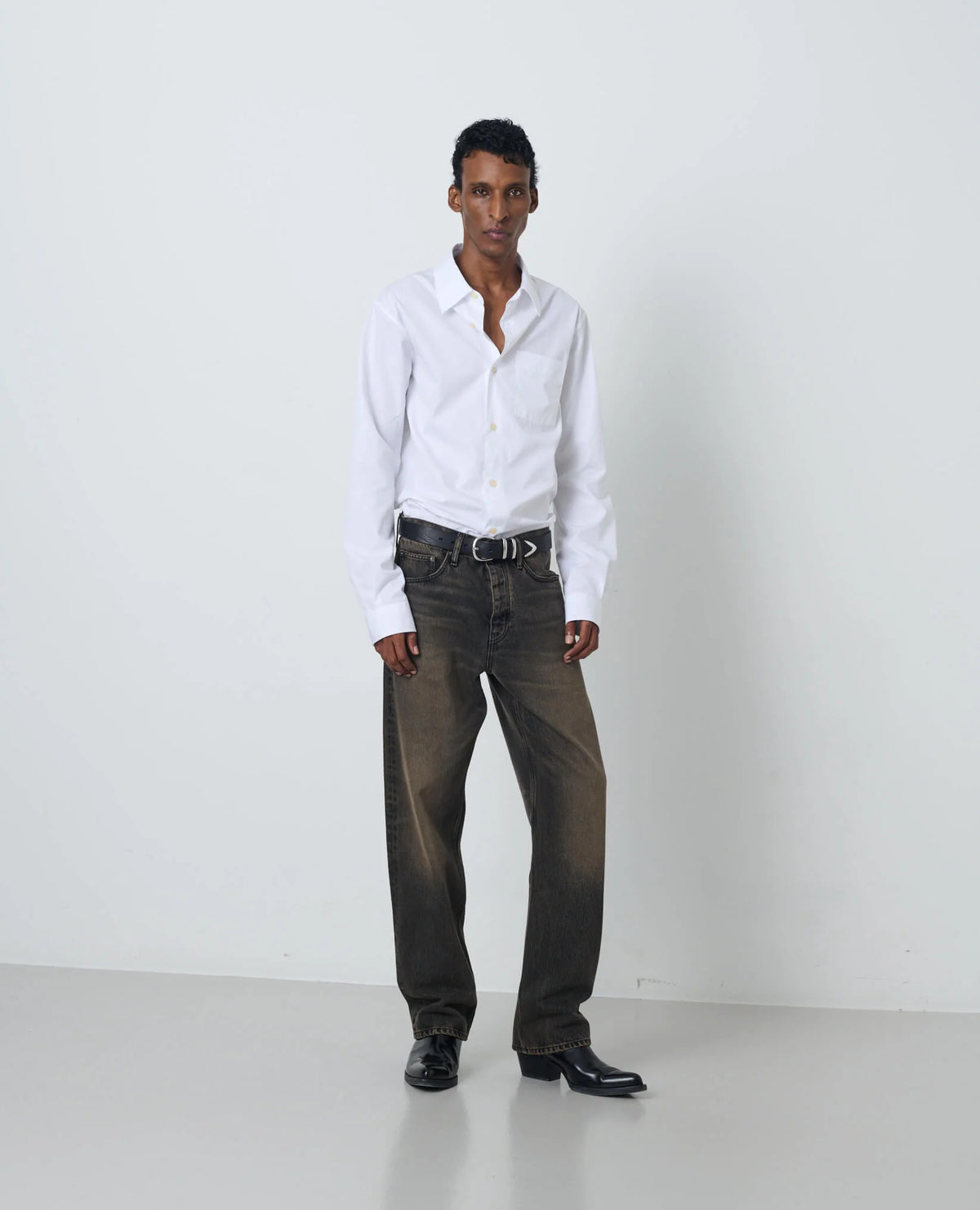 SUNFLOWER Loose Denim Dirty Tint 着用イメージ 正面