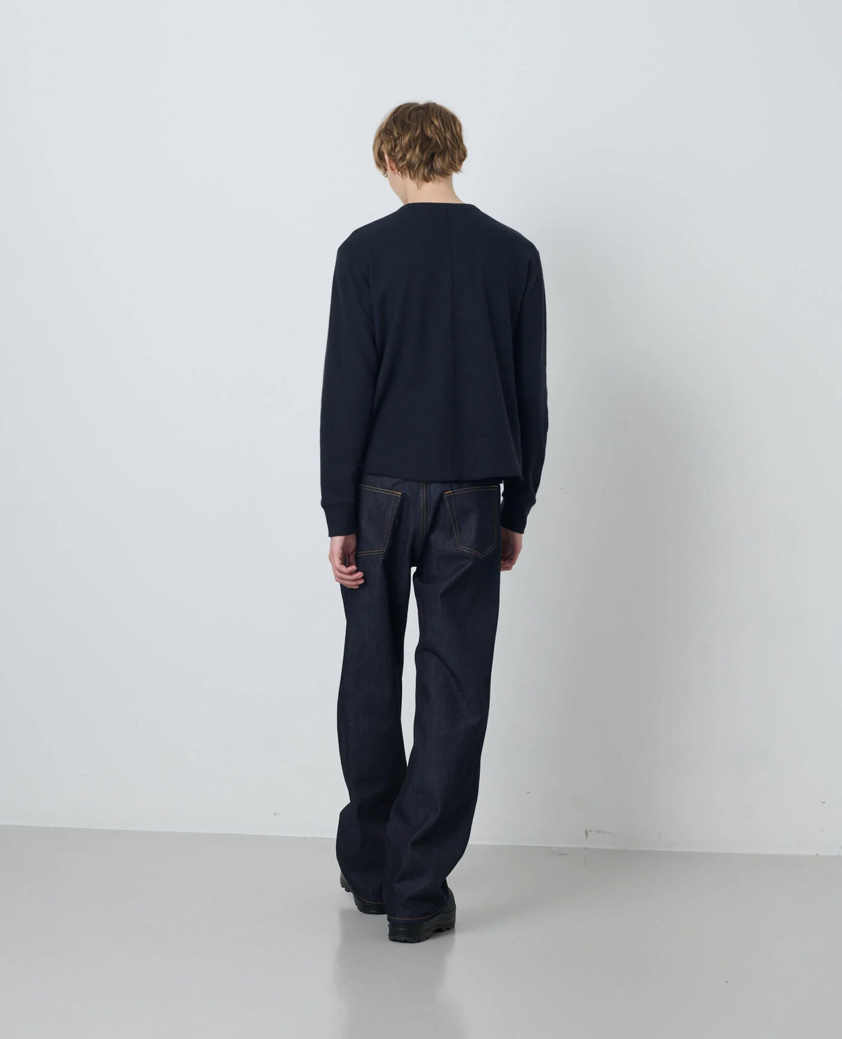 SUNFLOWER Wool Waffle Tee LS Black 着用イメージ 背面