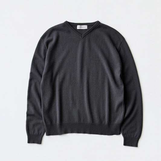 ENCOMING  Knitted V Neck Jumper Chacoal【KNVJU-CH】フロント画像