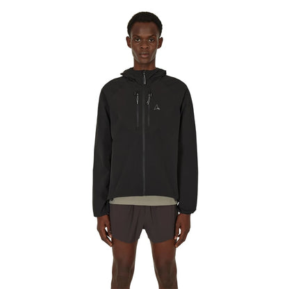 ROA Windbreaker Black 正面 着用イメージ