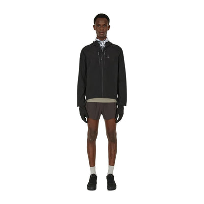 ROA Windbreaker Black 正面 全身着用イメージ