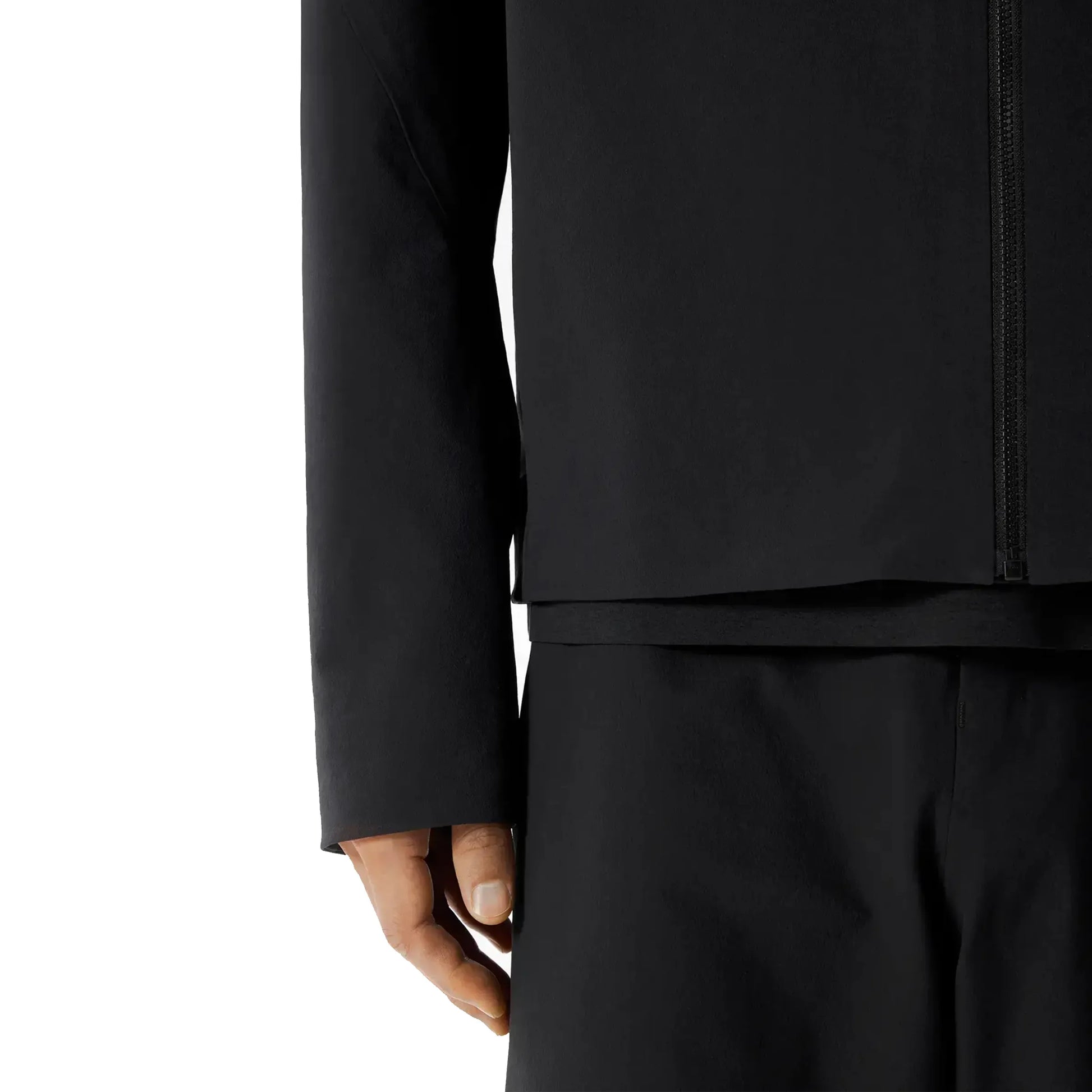 ARC'TERYX VEILANCE Isogon MX Jacket Men's Black 着用袖部分