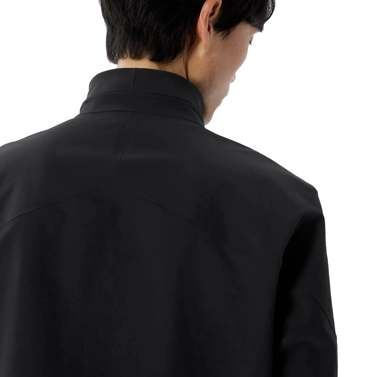 ARC'TERYX VEILANCE Isogon MX Jacket Men's Black 着用首元背面