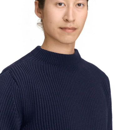 ANDERSEN-ANDERSEN Navy Crewneck Navy Blue 着用イメージ 首周り