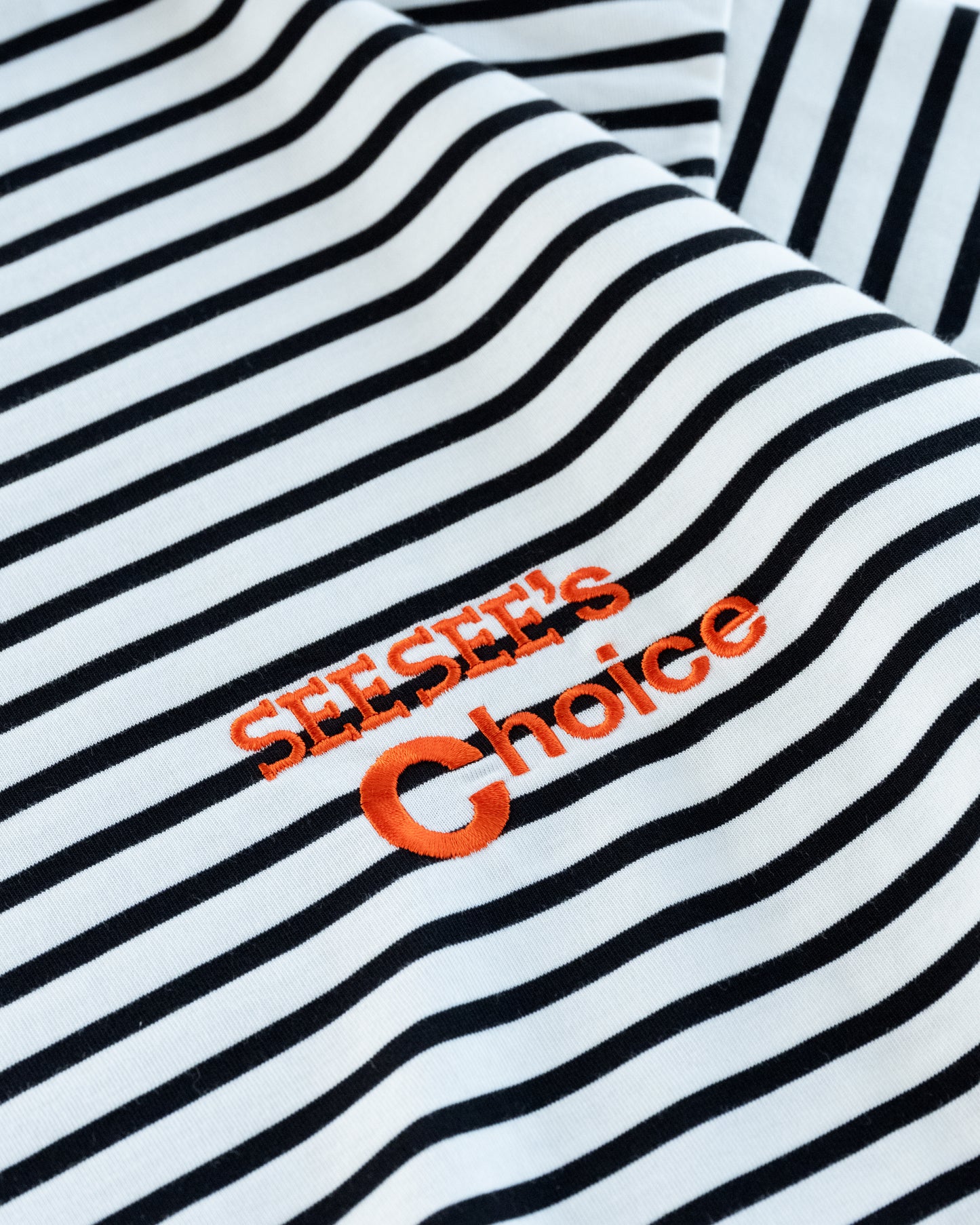SEESEE'S Choice Embroidered Border Tee【Black/Orange】