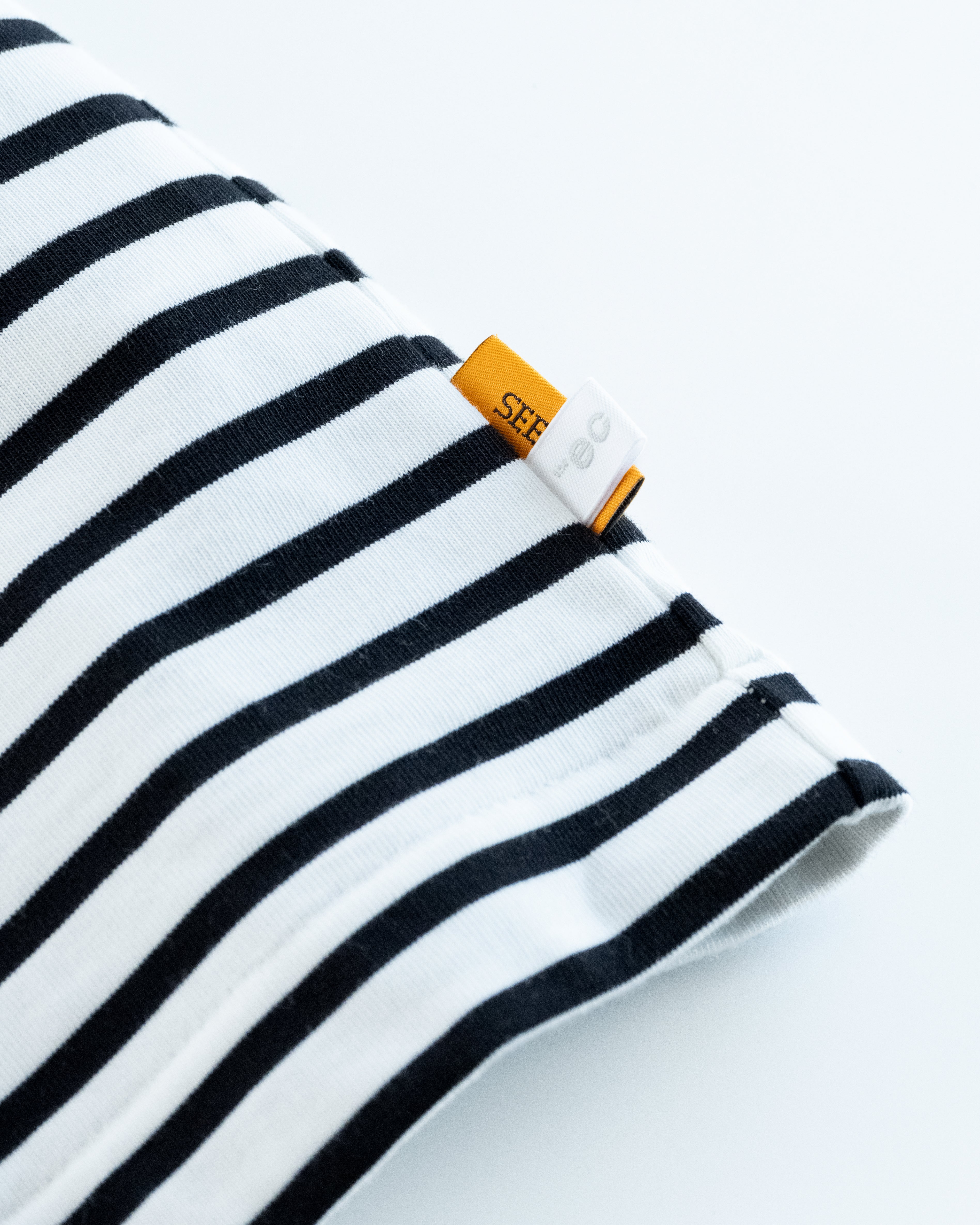 SEESEE'S Choice Embroidered Border Tee【Black/Orange】 – STUDY